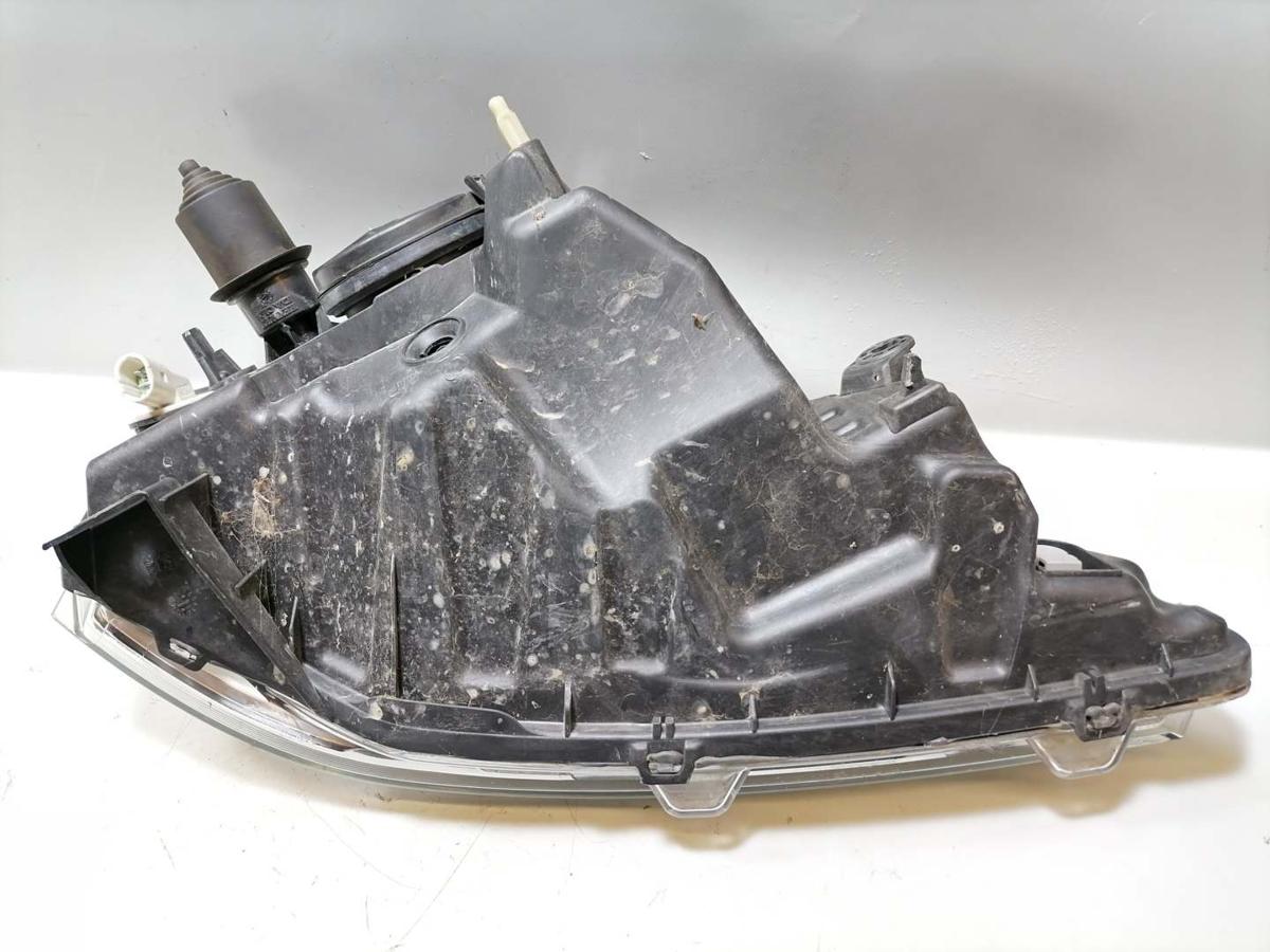Dacia Logan original Scheinwerfer vorn links Halogen Facelift Bj.2009